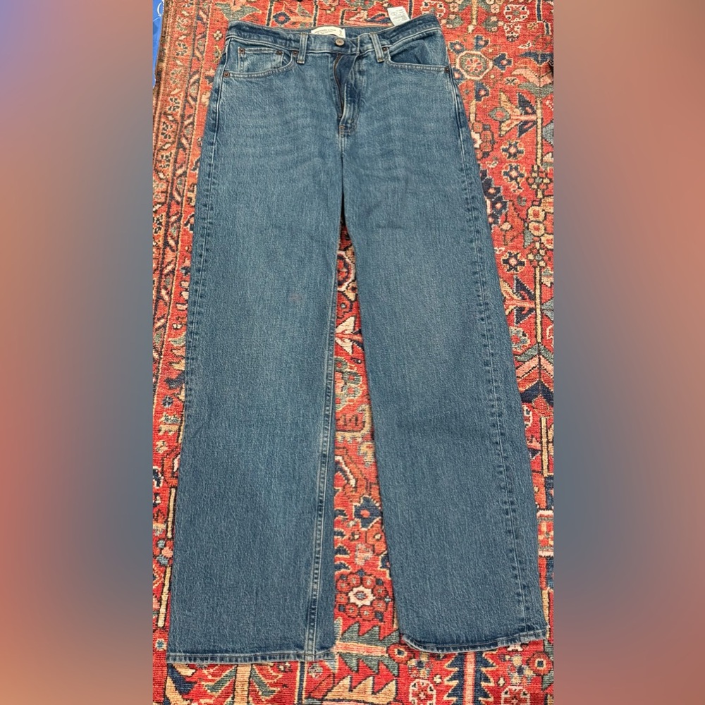 Abercrombie 90’s relaxed Jean high rise